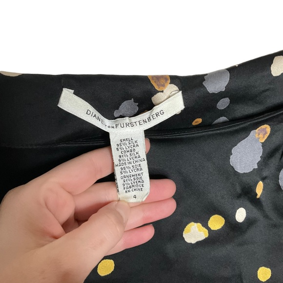 Diane Von Furstenburg Silk Long Sleeve Polka Dot Boat Neck Dress - Picture 6 of 7